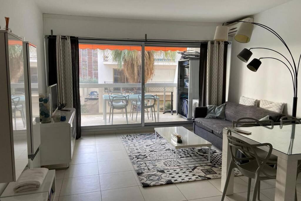 Apartment App Le Rocazur Avec Piscine Et Parking En Bord De A 500m Du Centre Menton